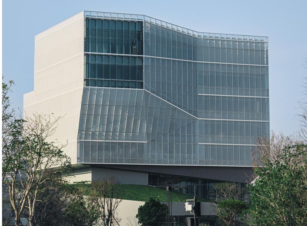 来深圳理工大学，成为惊喜世界的人！