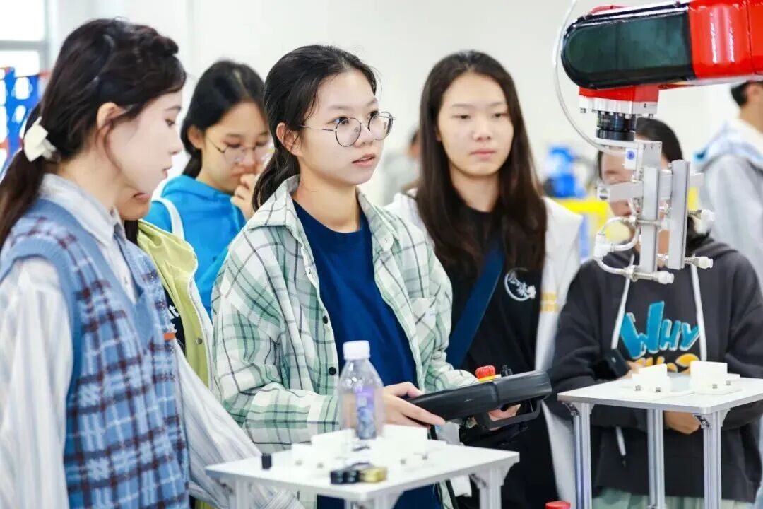 这所没有围墙的大学，课堂在科技、产业最前沿