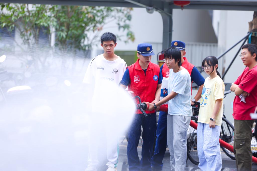 深圳理工大学开展消防应急疏散演练