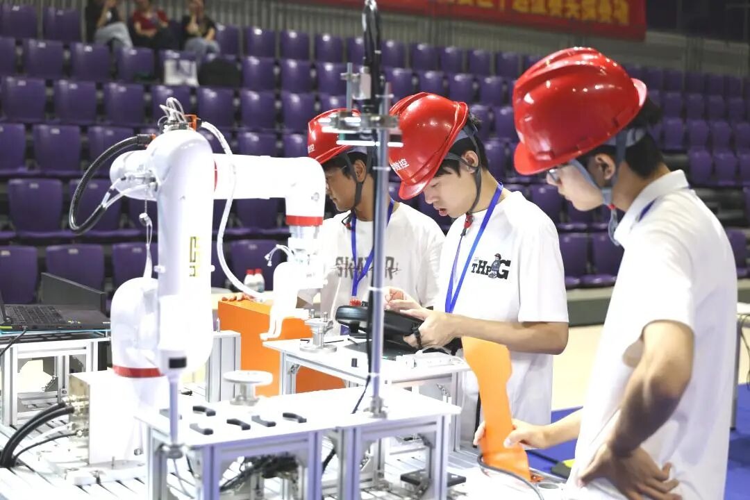 这项教育部白名单机器人赛事在深圳理工大学举办