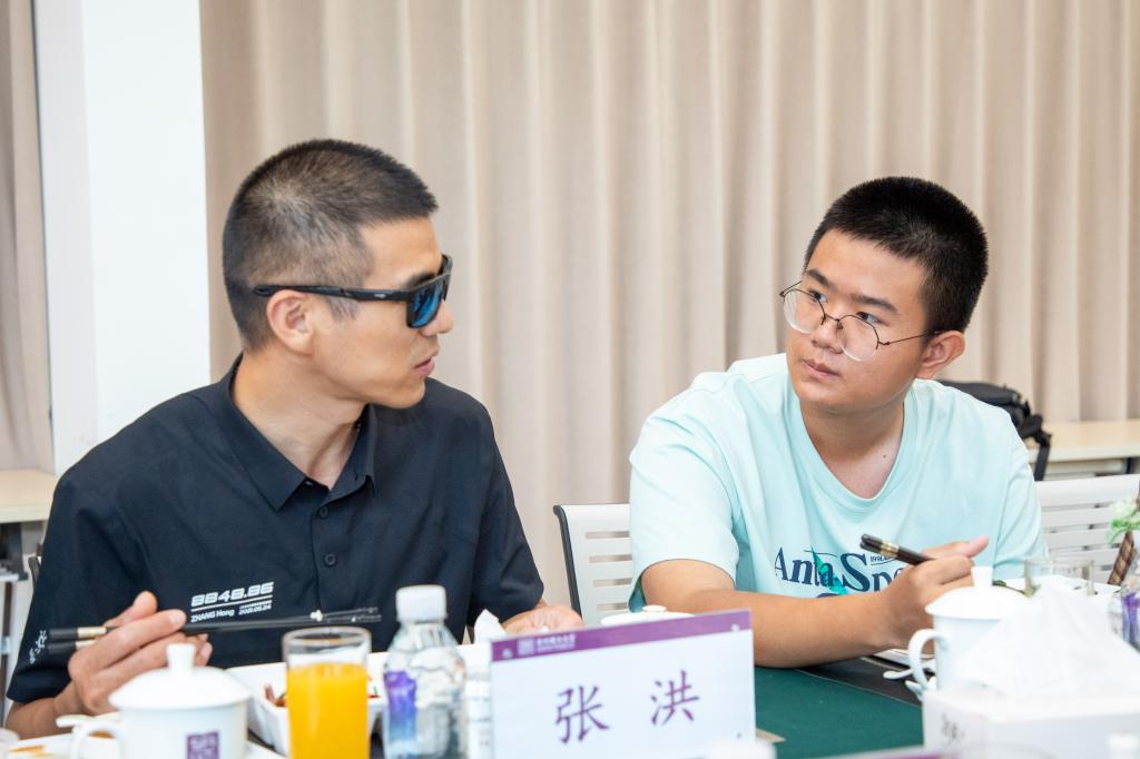 “人生不止一座珠峰！”