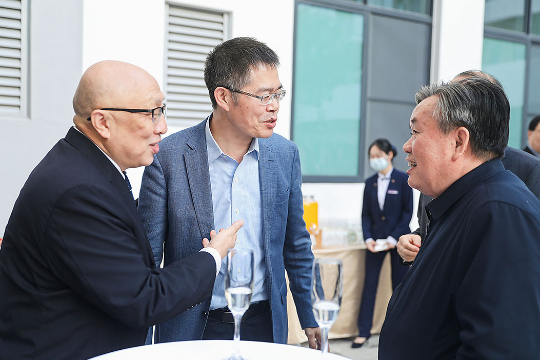 Prof. Li, Prof. Zhao and Prof. Cheng in the cocktail reception